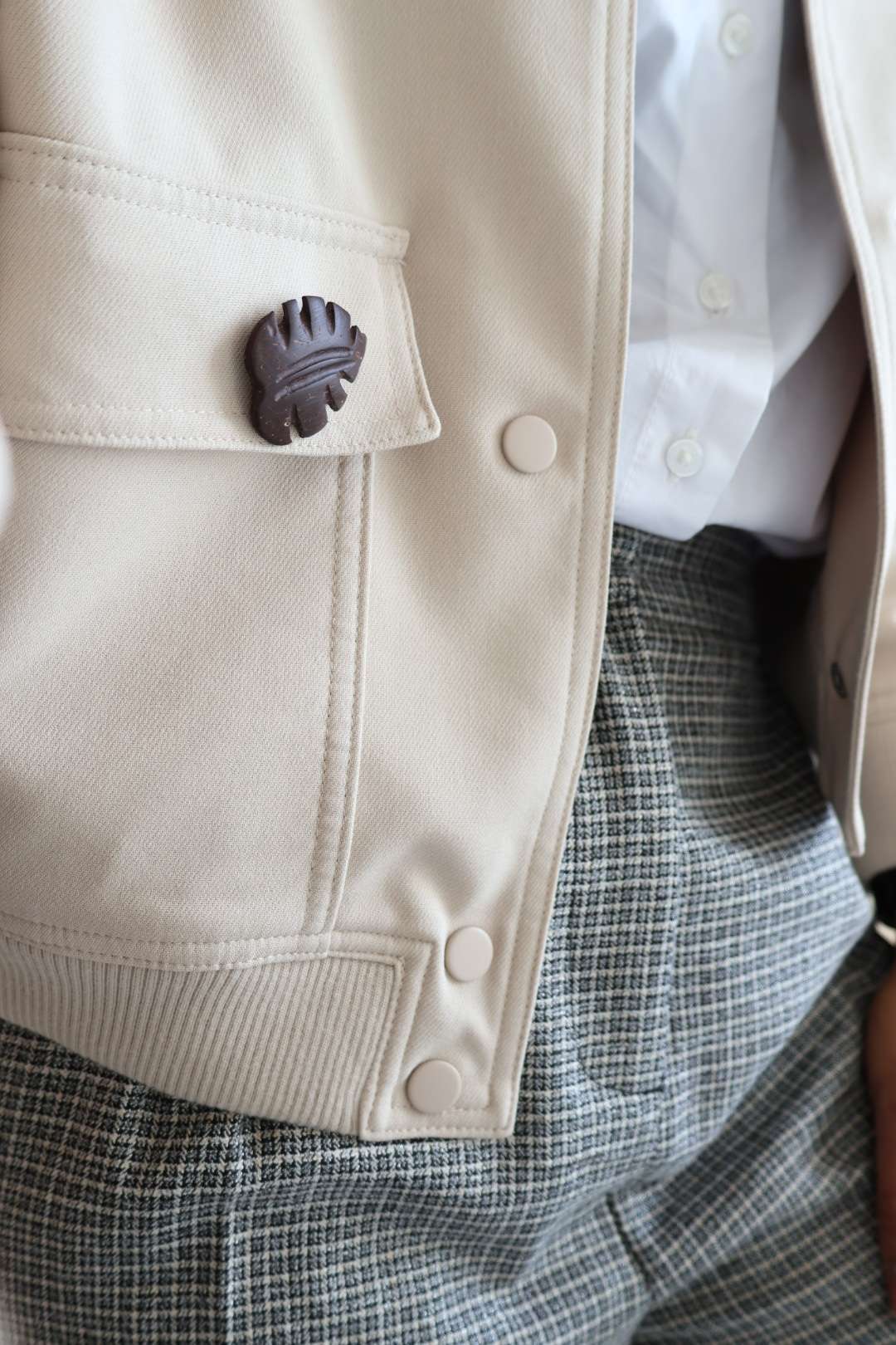 Broche naturelle en noix de coco - FEUILLE