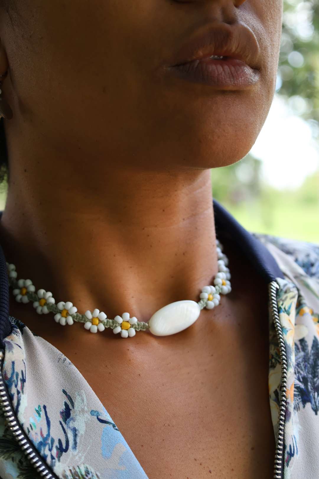 Colliers fleurs en perles de rocaille - DAISY