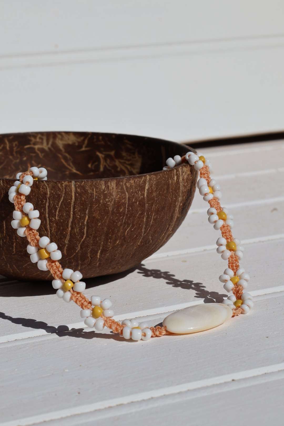 Colliers fleurs en perles de rocaille - DAISY