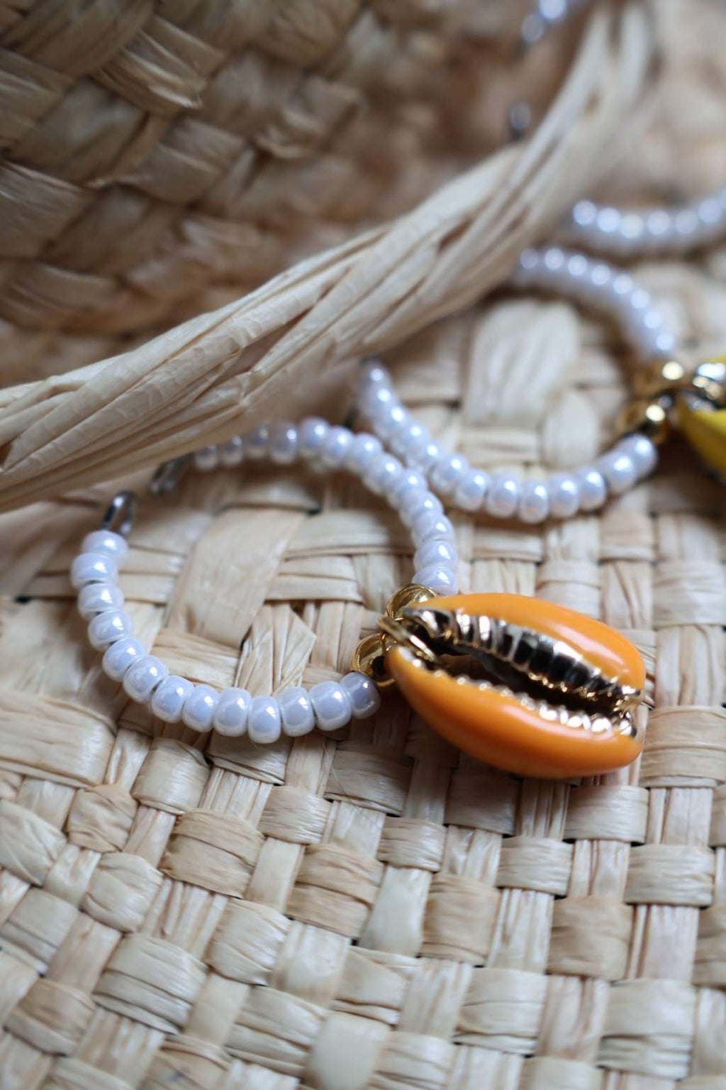 Bagues ajustables avec coquillages en résine - CAURIS (doré)