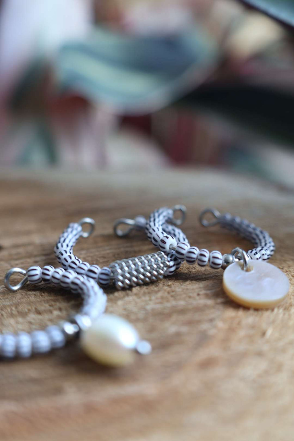 Bagues ajustables - PRECIOSA blanches et noires