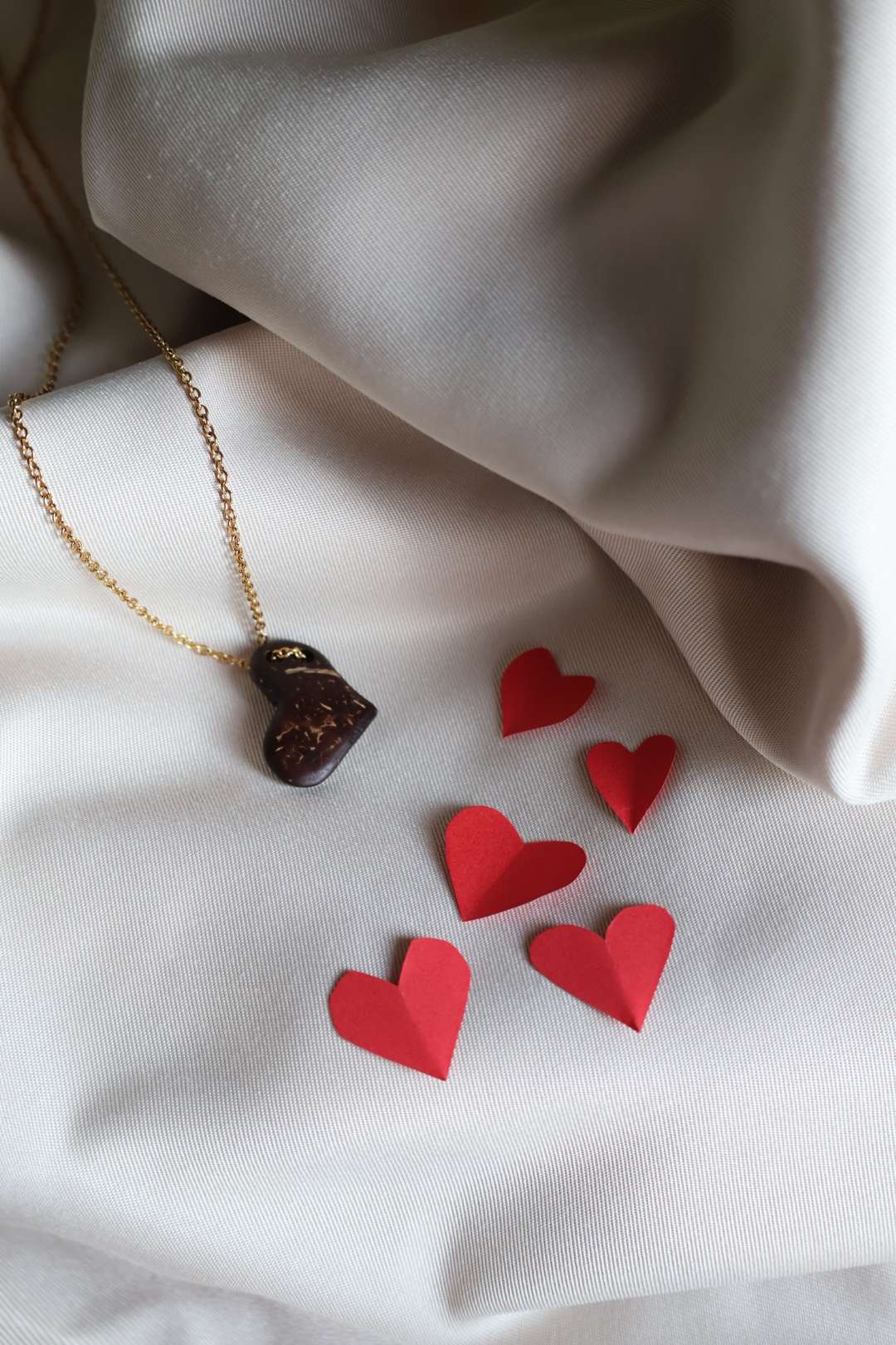 Collier doré pendentif en noix de coco - CŒURCOCO