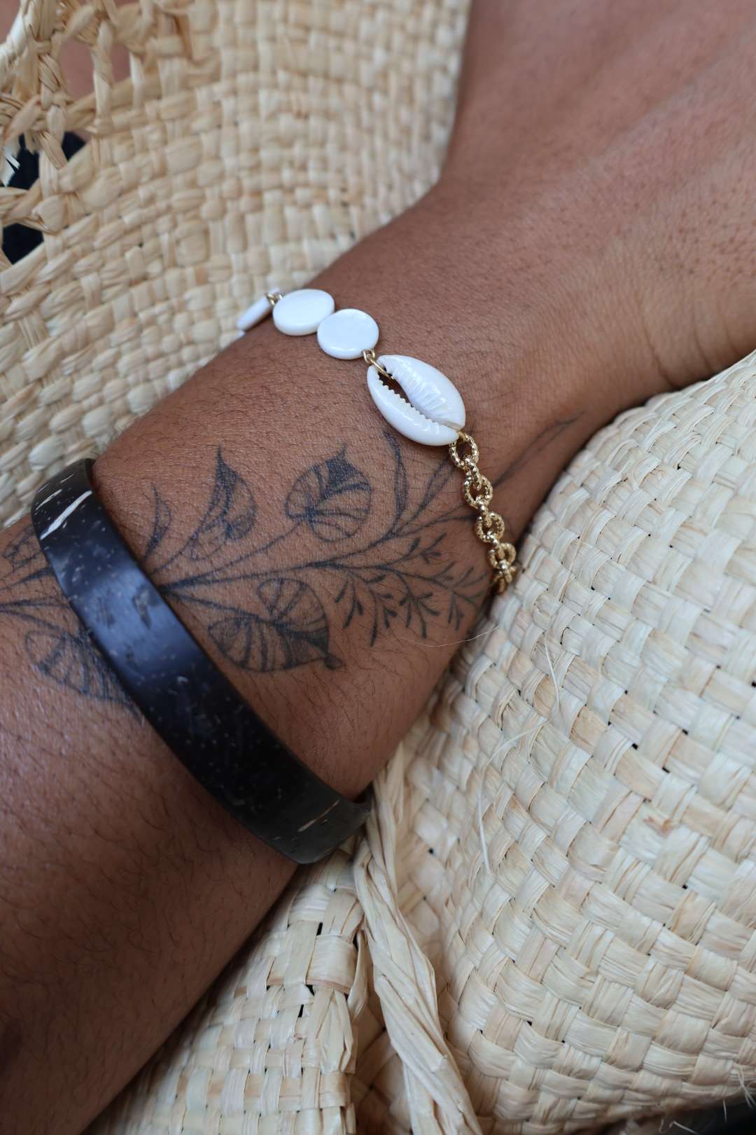 Bracelets en laiton doré à l'or fin 24k et nacre naturelle - POE