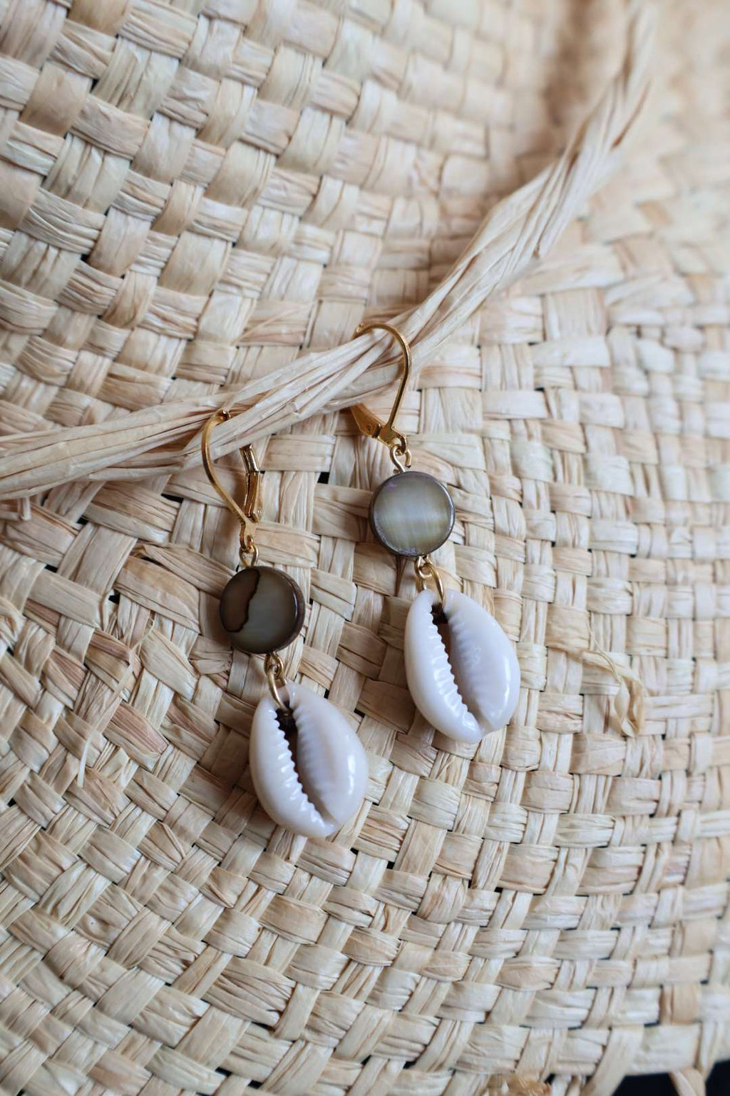 Boucles d'oreilles en laiton doré et nacre - POE