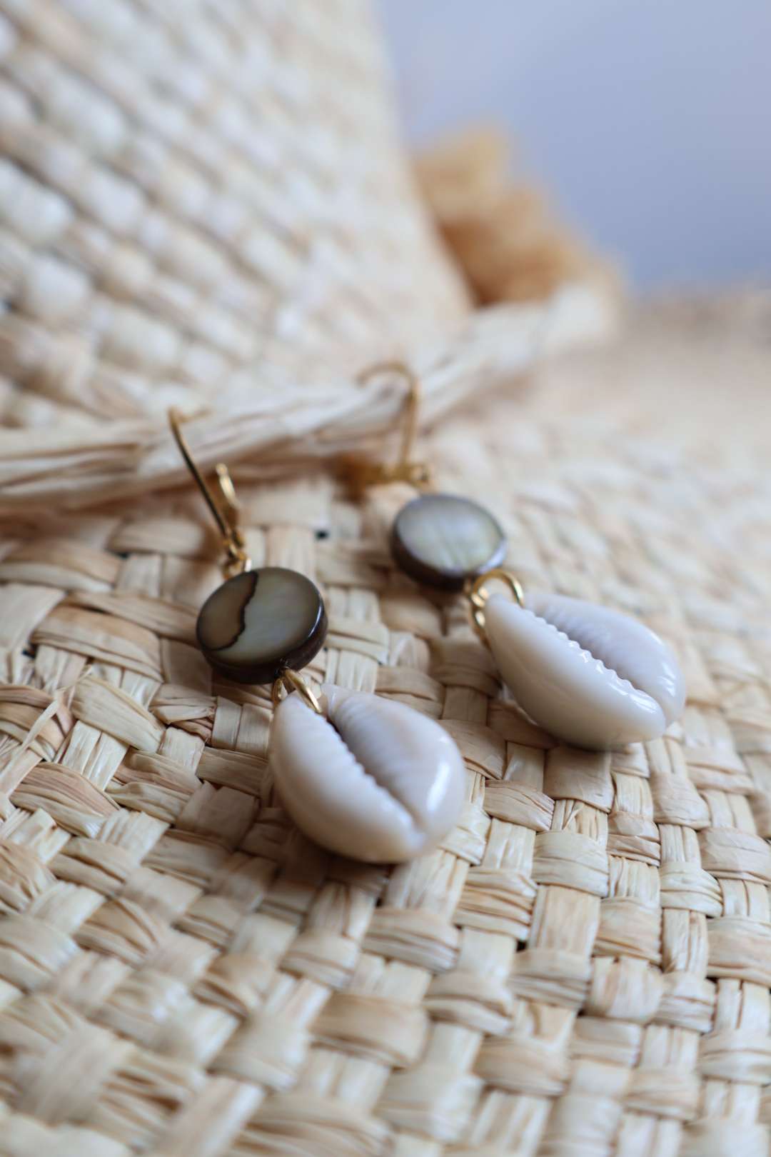 Boucles d'oreilles en laiton doré et nacre - POE