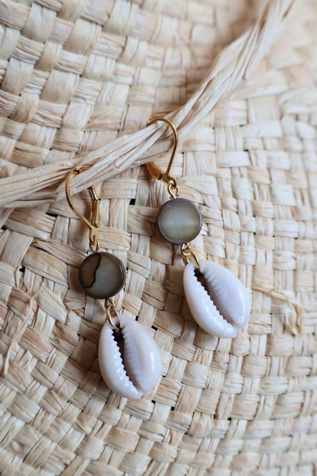 Boucles d'oreilles en laiton doré et nacre - POE