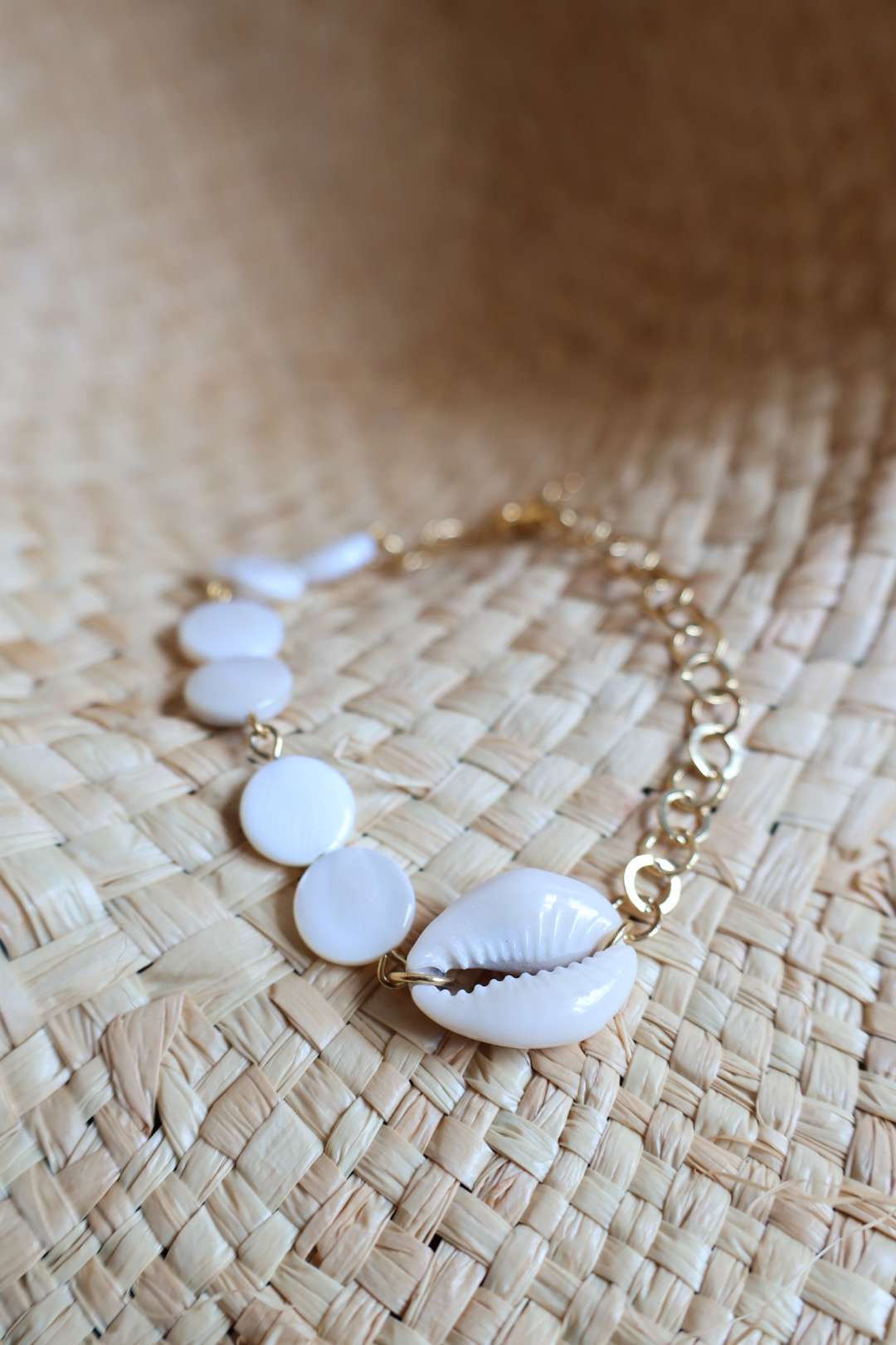 Bracelets en laiton doré à l'or fin 24k et nacre naturelle - POE