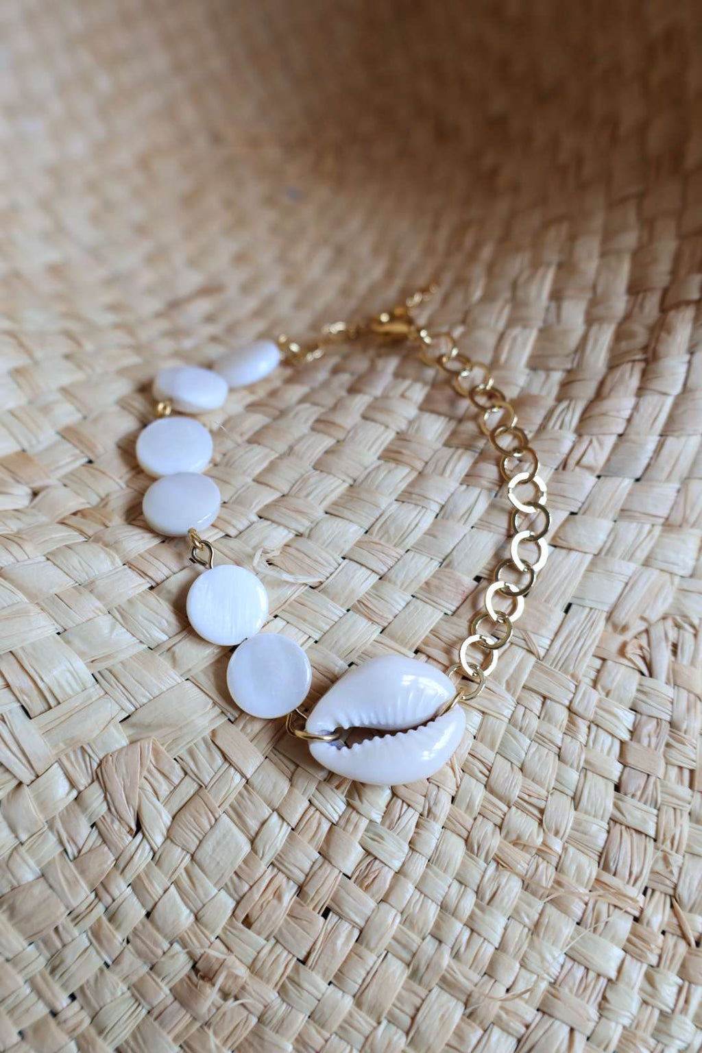 Bracelets en laiton doré à l'or fin 24k et nacre naturelle - POE