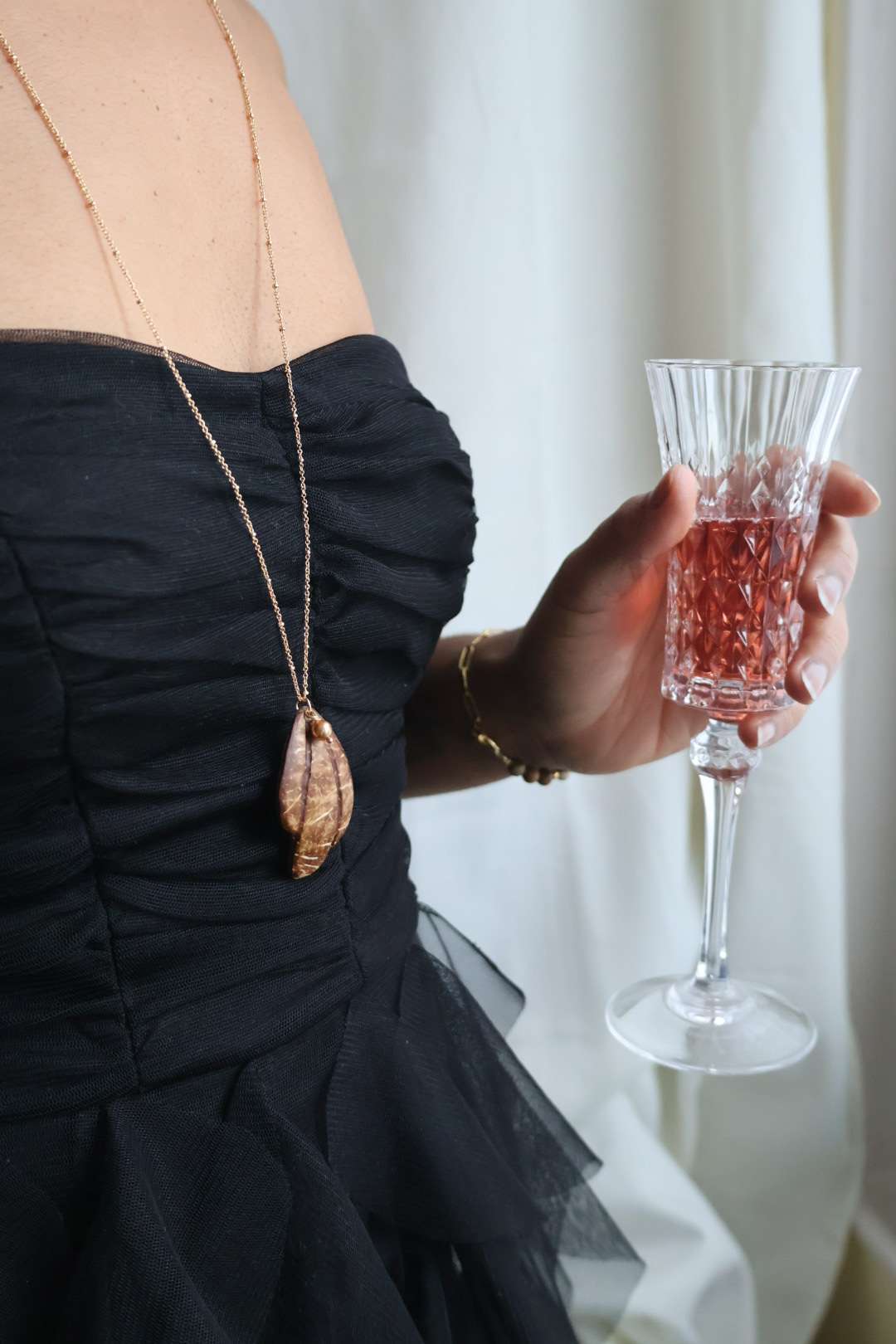 Collier sautoir doré pendentif en noix de coco - PEARL