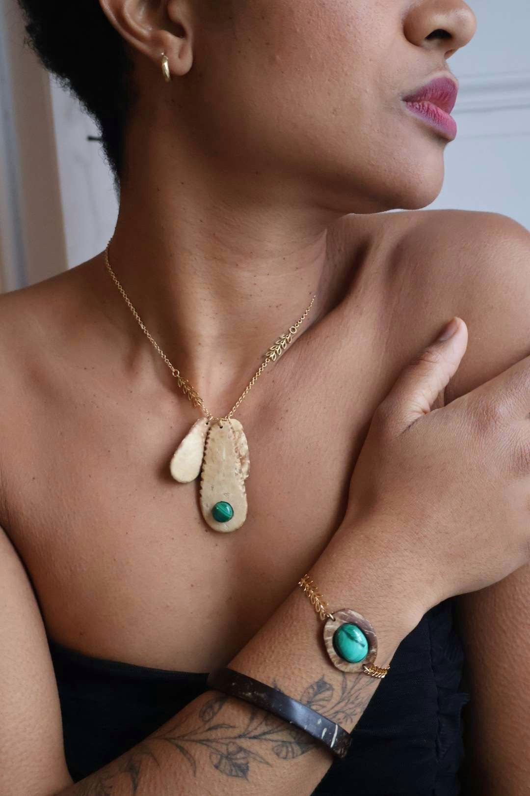 Collier pendentifs en noix de coco et malachite - NOBLE
