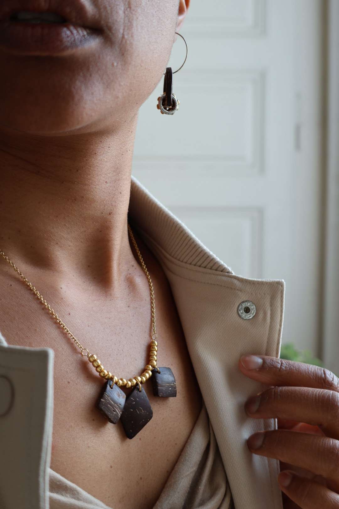Collier chaîne et pendentifs en noix de coco - RITUEL