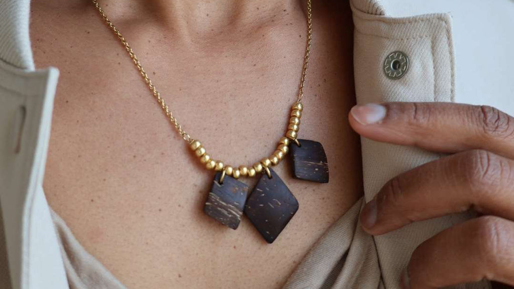 Les boucles d'oreilles naturelles en noix de coco - CYCLE