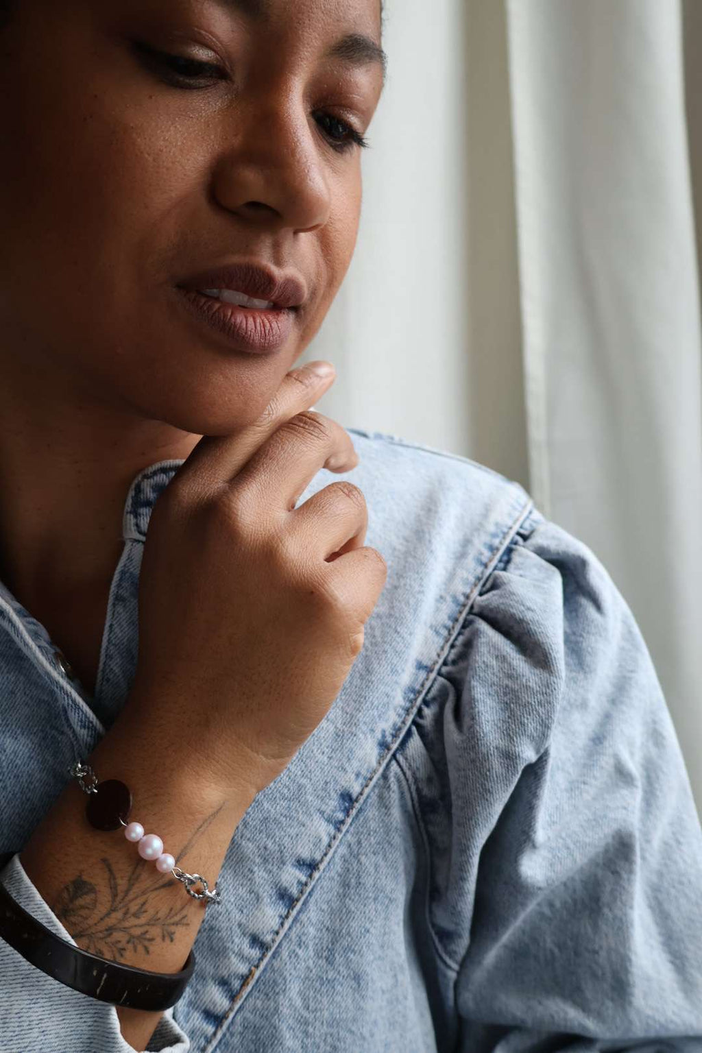 Bracelets argentés ARTISANE en noix de coco