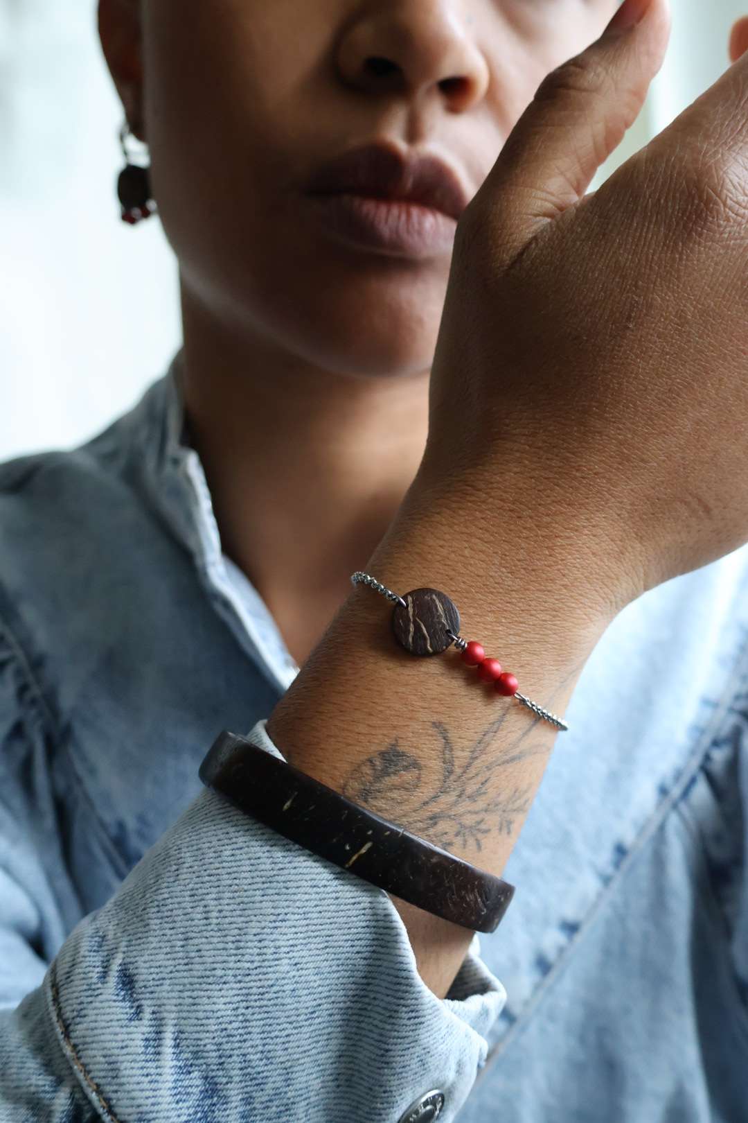 Bracelets argentés ARTISANE en noix de coco