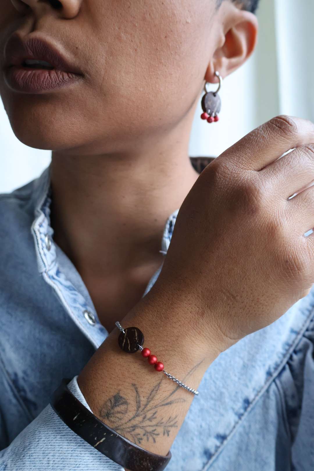 Bracelets argentés ARTISANE en noix de coco
