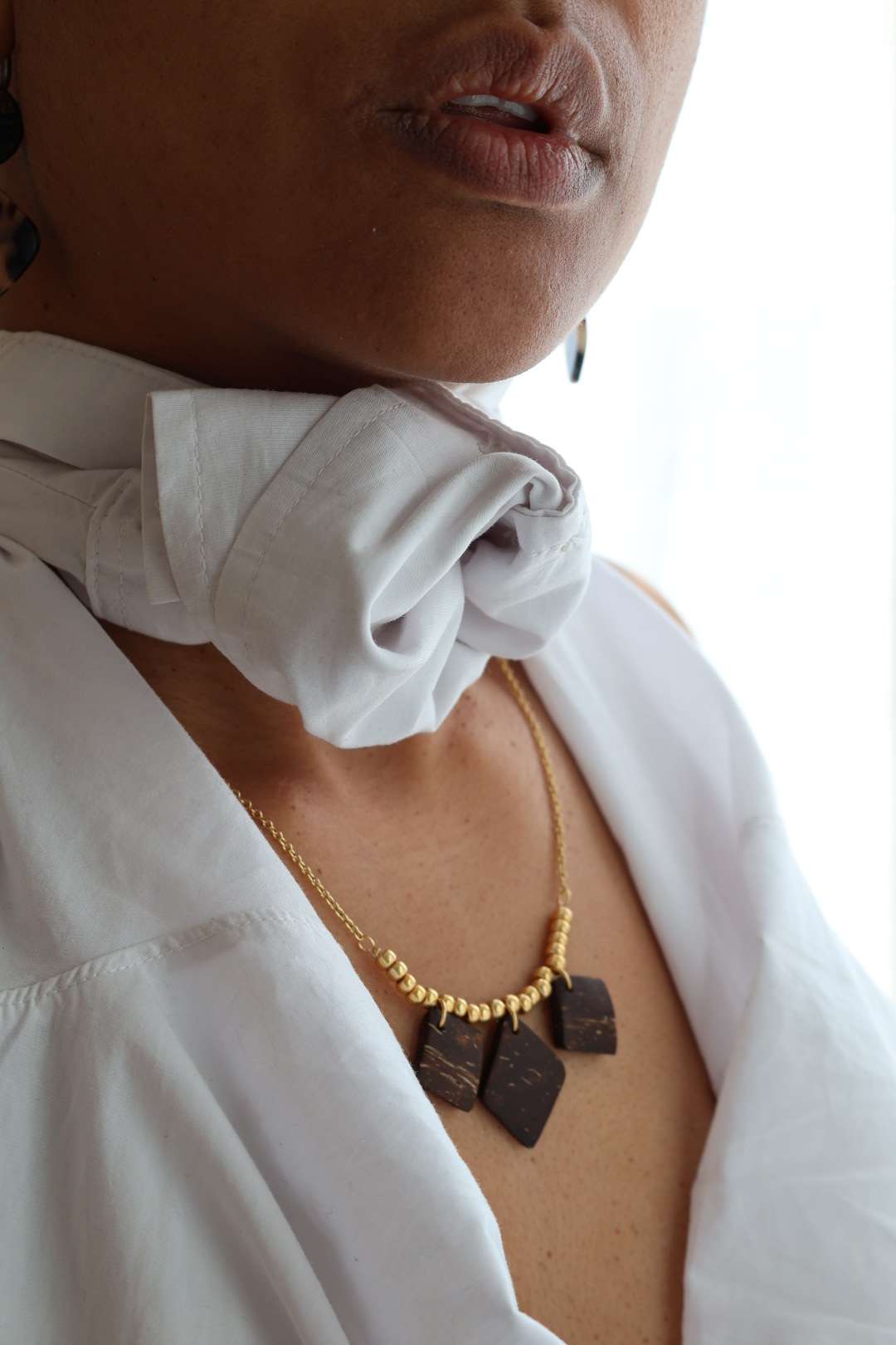 Collier chaîne et pendentifs en noix de coco - RITUEL