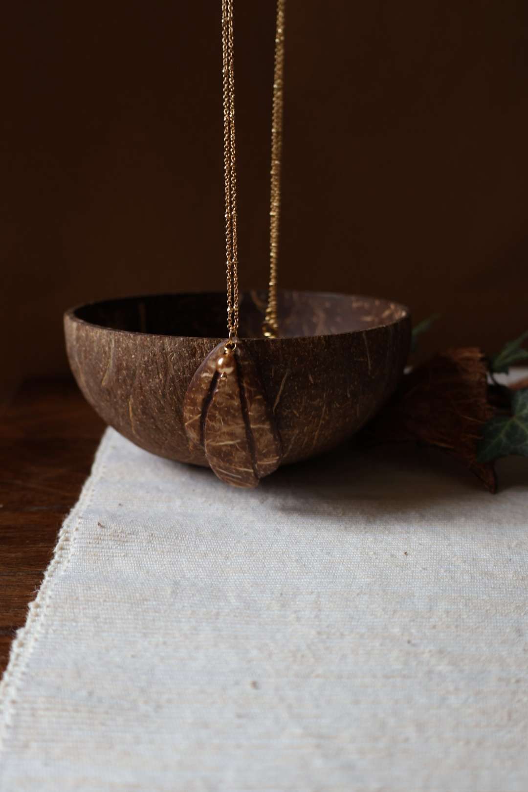 Collier sautoir doré pendentif en noix de coco - PEARL