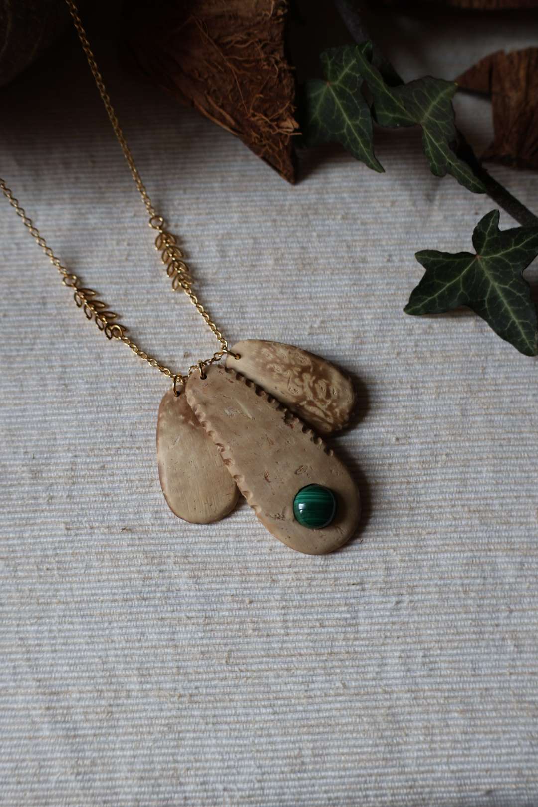 Collier pendentifs en noix de coco et malachite - NOBLE