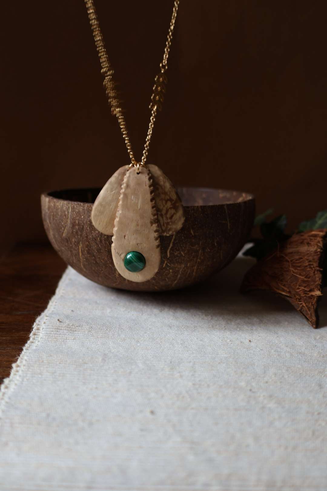 Collier pendentifs en noix de coco et malachite - NOBLE
