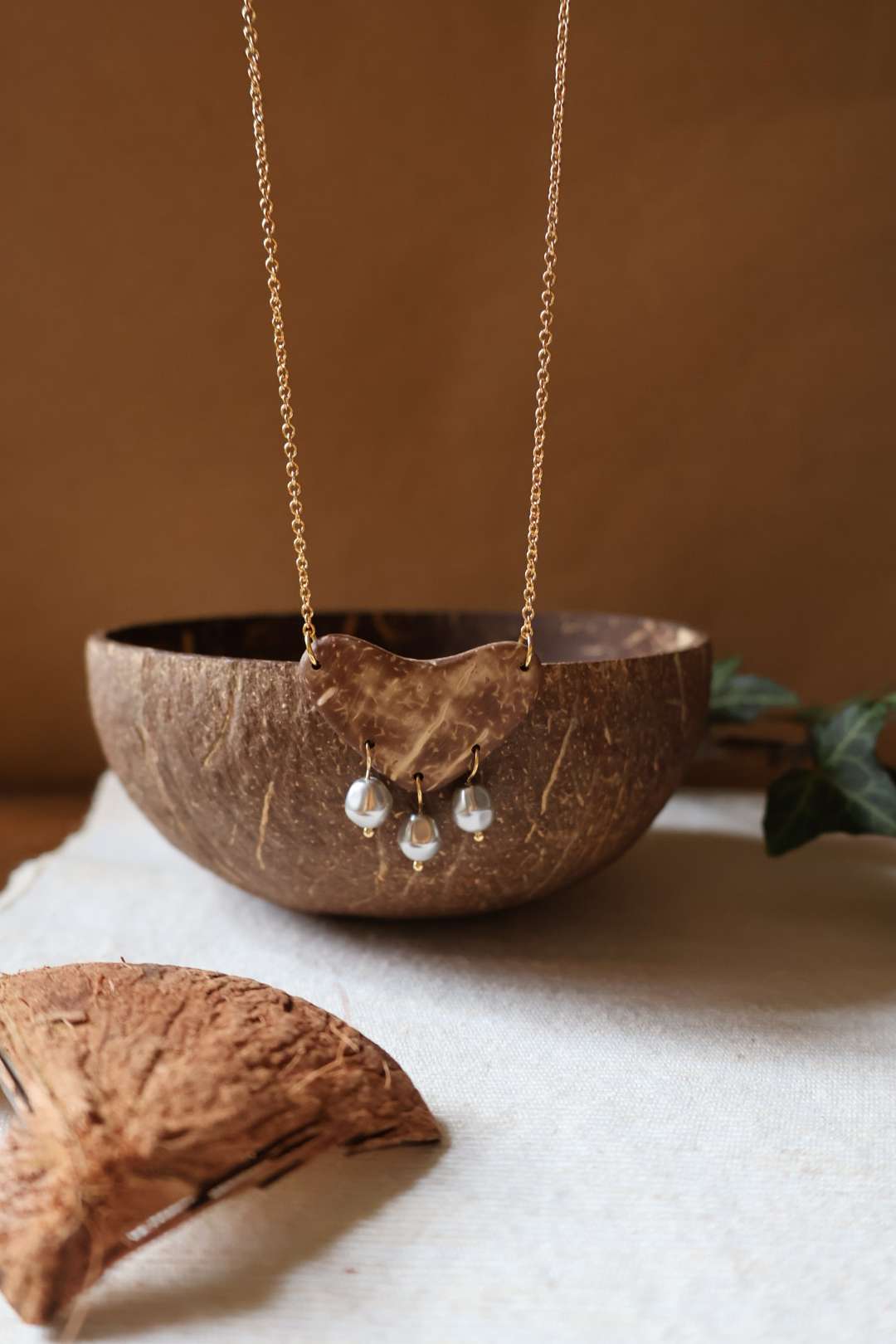 Collier doré en bois noix de coco - BAROQUE