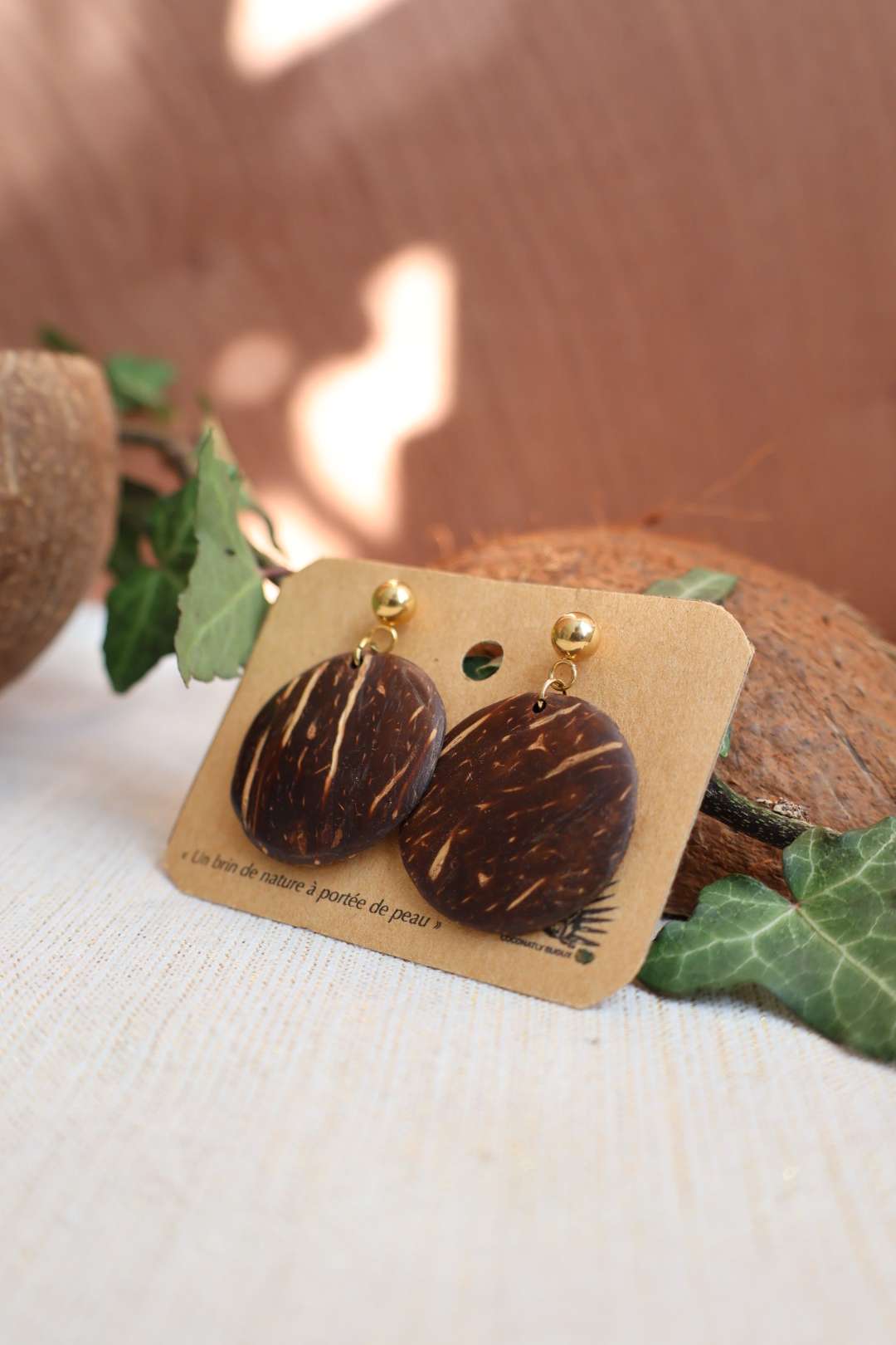Boucles d'oreilles dorées en noix de coco - LUZON