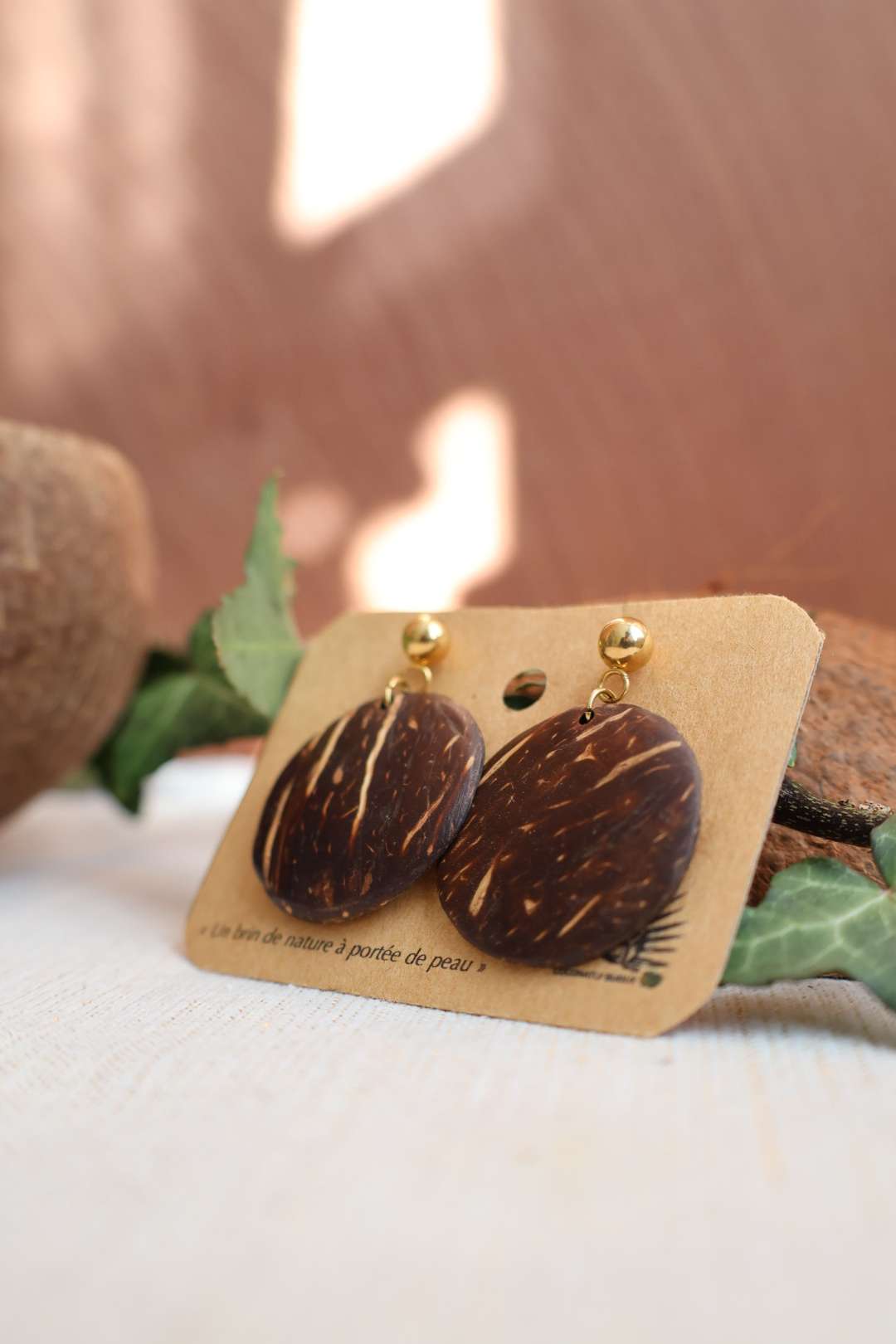 Boucles d'oreilles dorées en noix de coco - LUZON