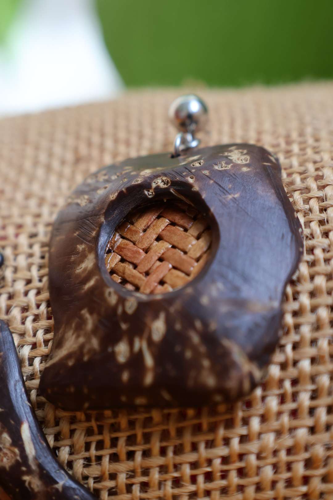 Boucles d'oreilles en bois de noix de coco - BOMBAY