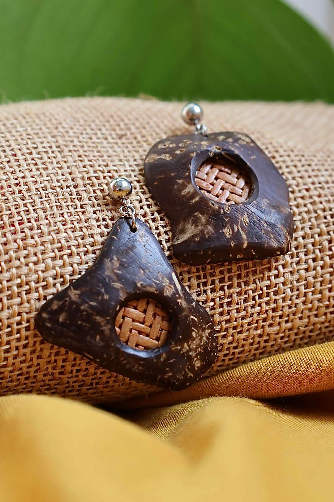 Boucles d'oreilles en bois de noix de coco - BOMBAY