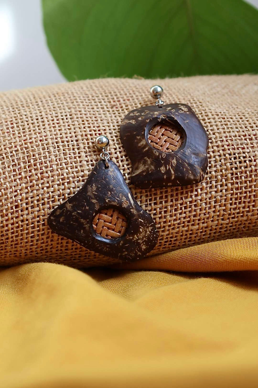 Boucles d'oreilles en bois de noix de coco - BOMBAY