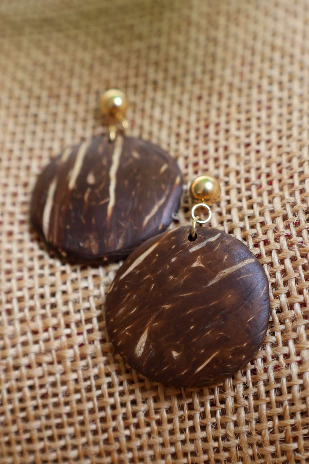 Boucles d'oreilles dorées en noix de coco - LUZON