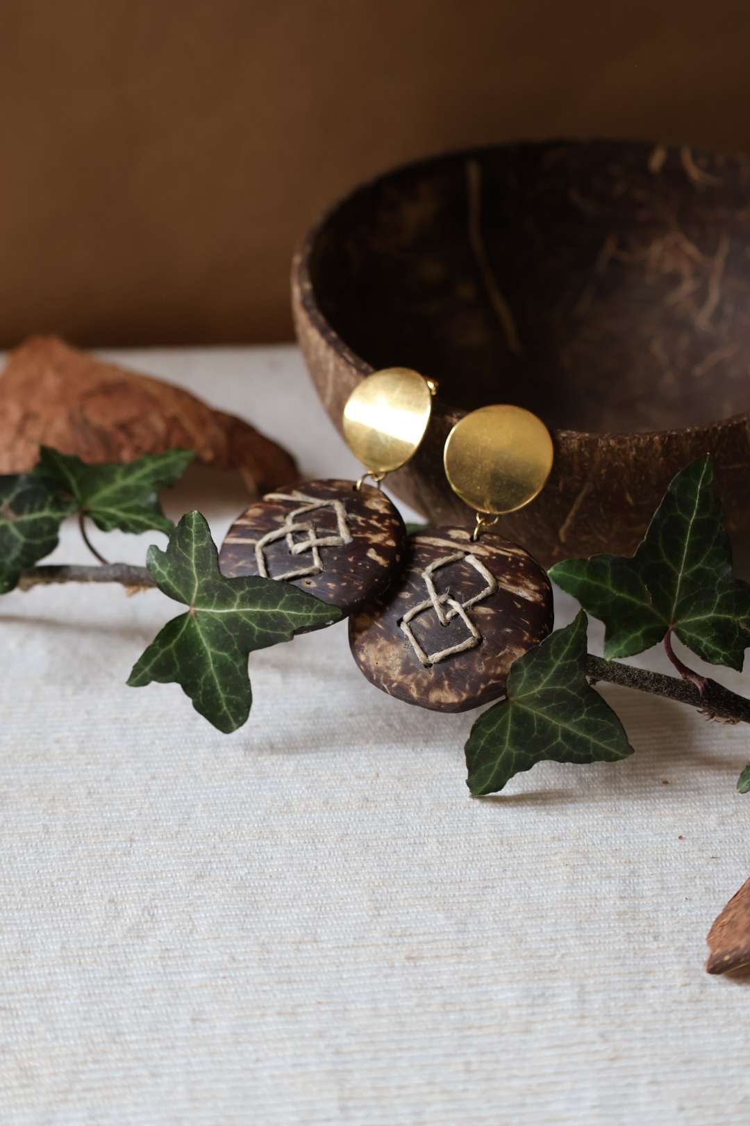 Boucles d'oreilles dorées et noix de coco  - NAVAJO