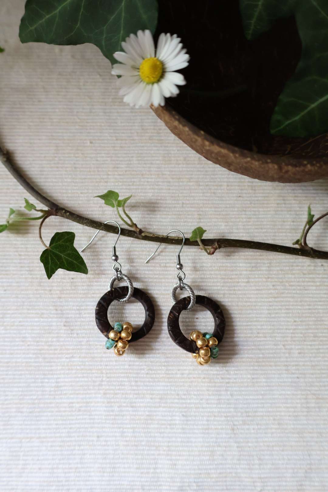 Les boucles d'oreilles naturelles en noix de coco - CYCLE