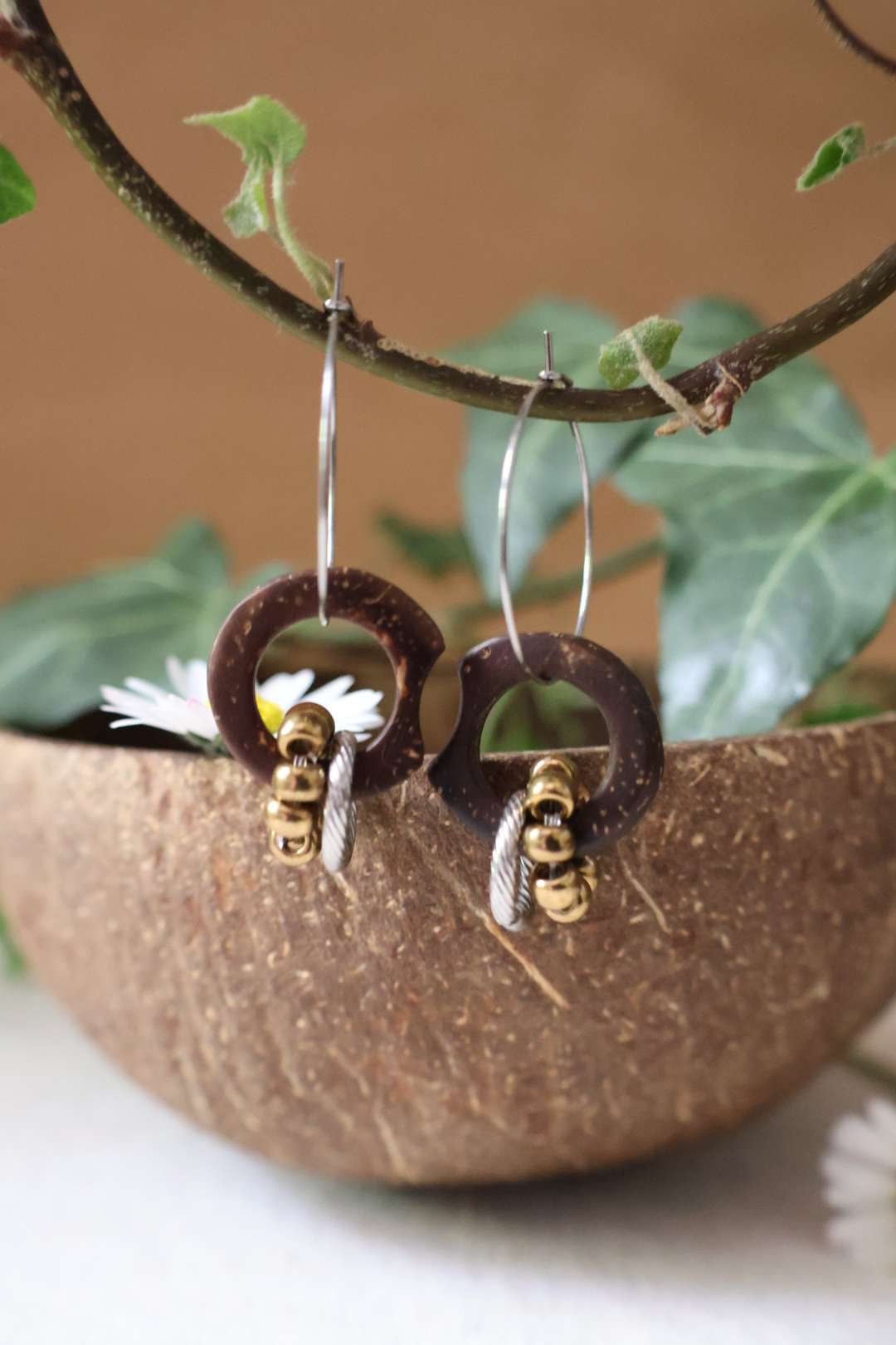 Les boucles d'oreilles naturelles en noix de coco - CYCLE