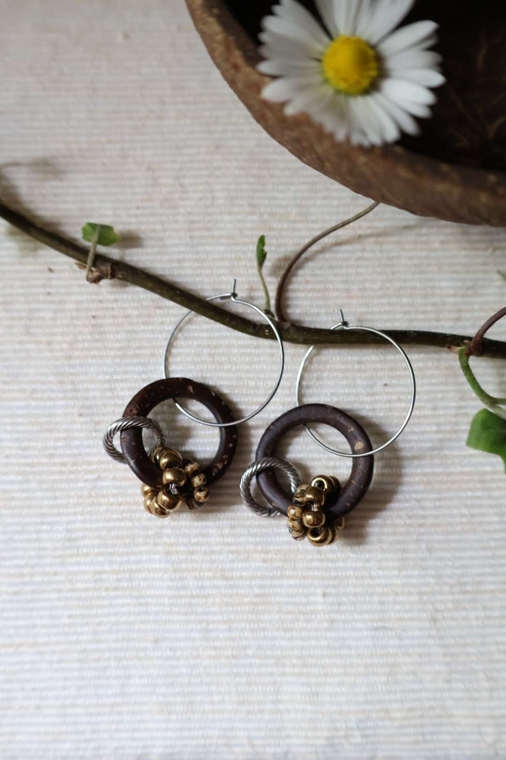 Les boucles d'oreilles naturelles en noix de coco - CYCLE