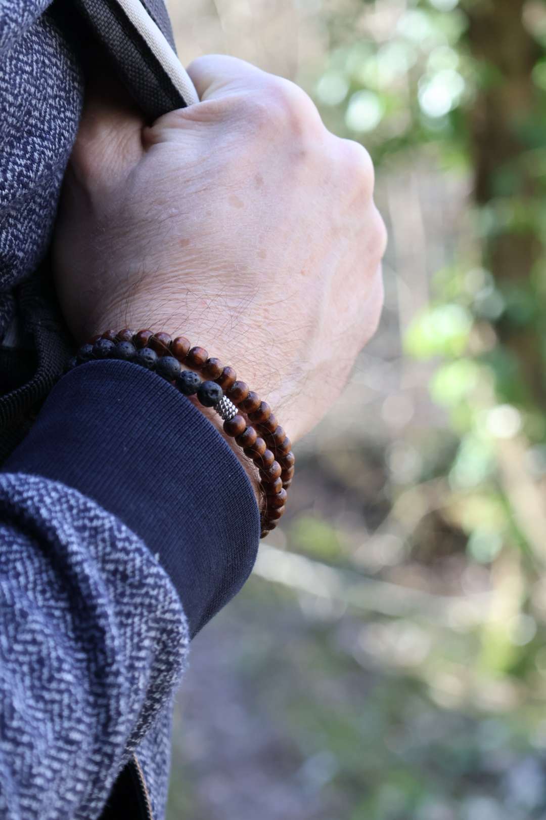 Bracelet en bois naturels et pierres de lave - MARAPI 2