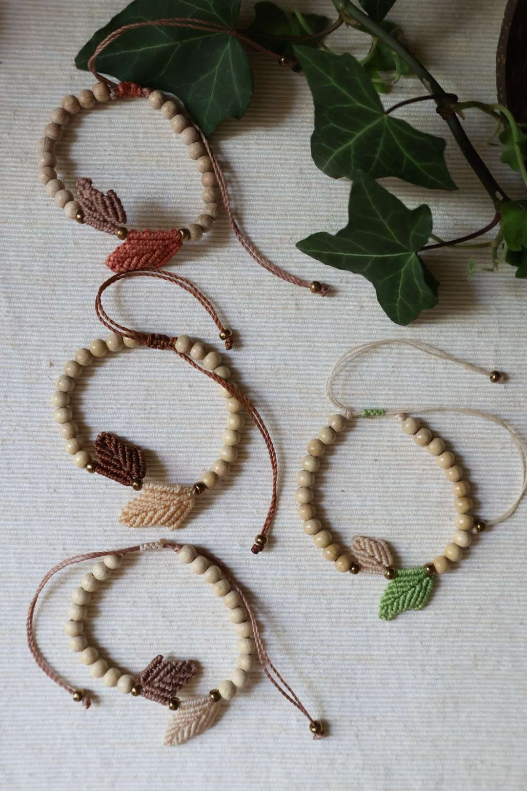 Bracelets ajustables en bois de Hêtre - MAPUCHE