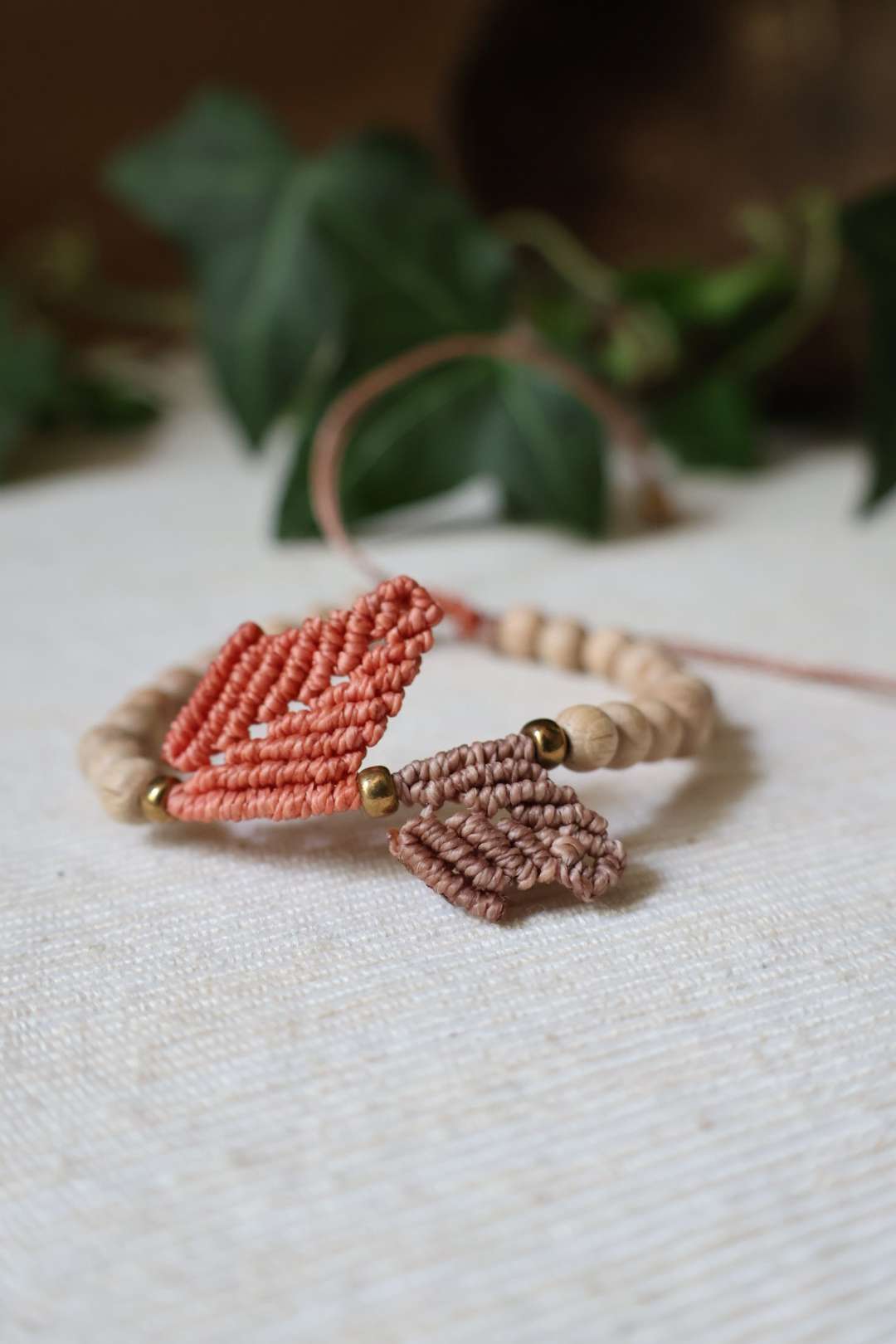 Bracelets ajustables en bois de Hêtre - MAPUCHE