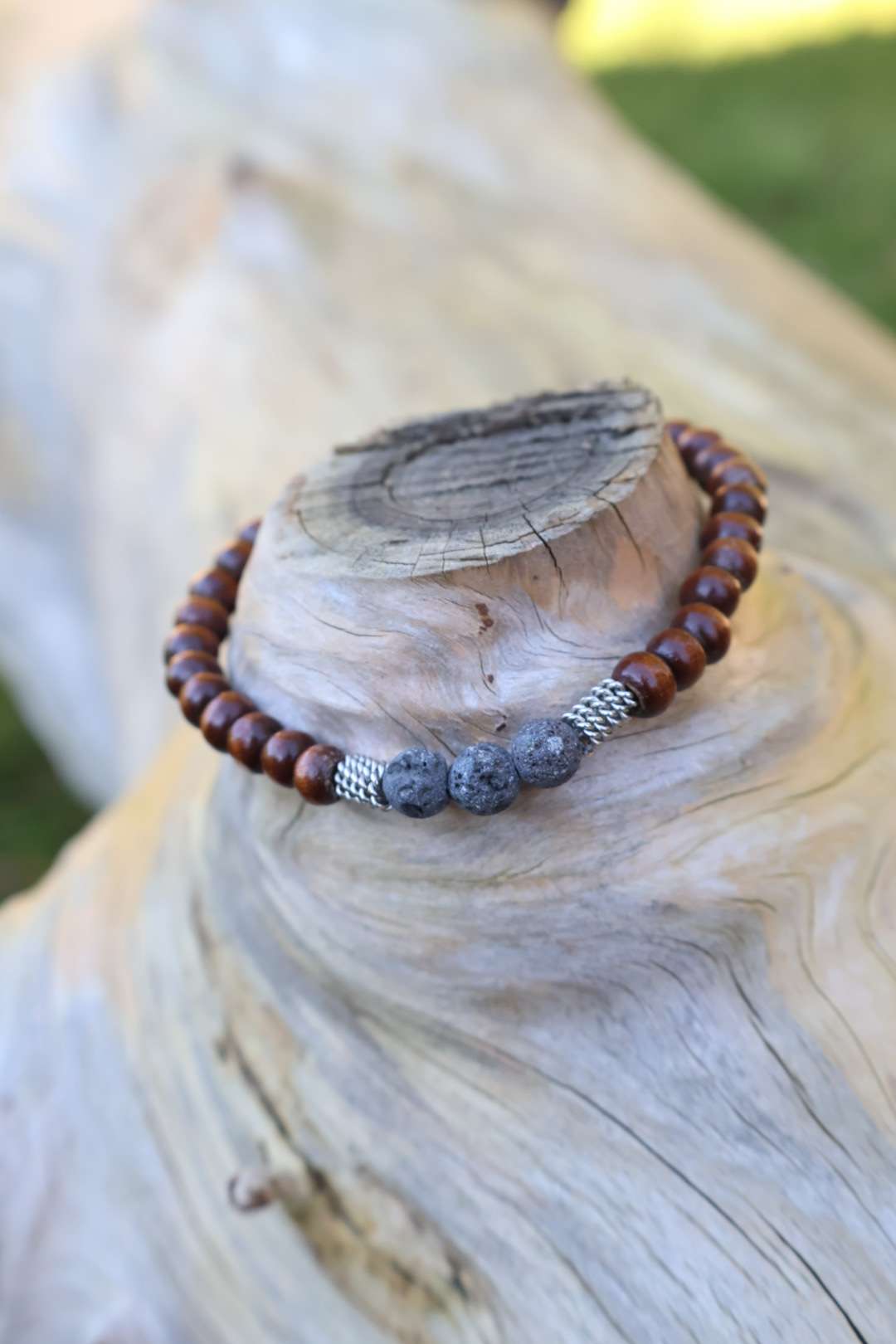 Bracelet en bois naturels et pierres de lave - MARAPI 2