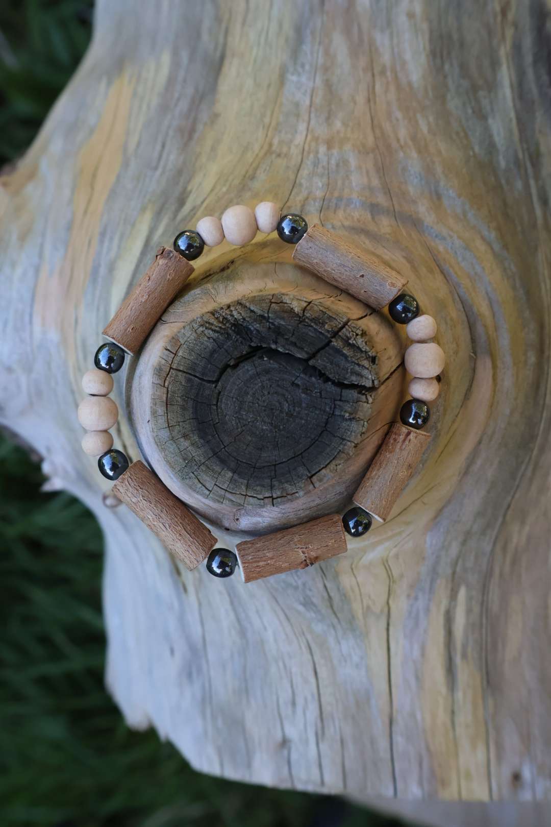 Bracelet en bois naturels - NOISETIER