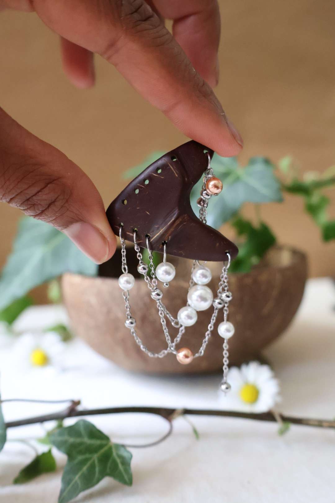 Broche naturelle en noix de coco - MOON