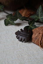 Broche naturelle en noix de coco - FEUILLE