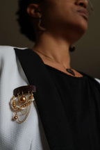 Broche élégante en noix de coco - GOLD PEARL