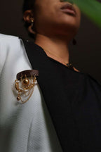 Broche élégante en noix de coco - GOLD PEARL