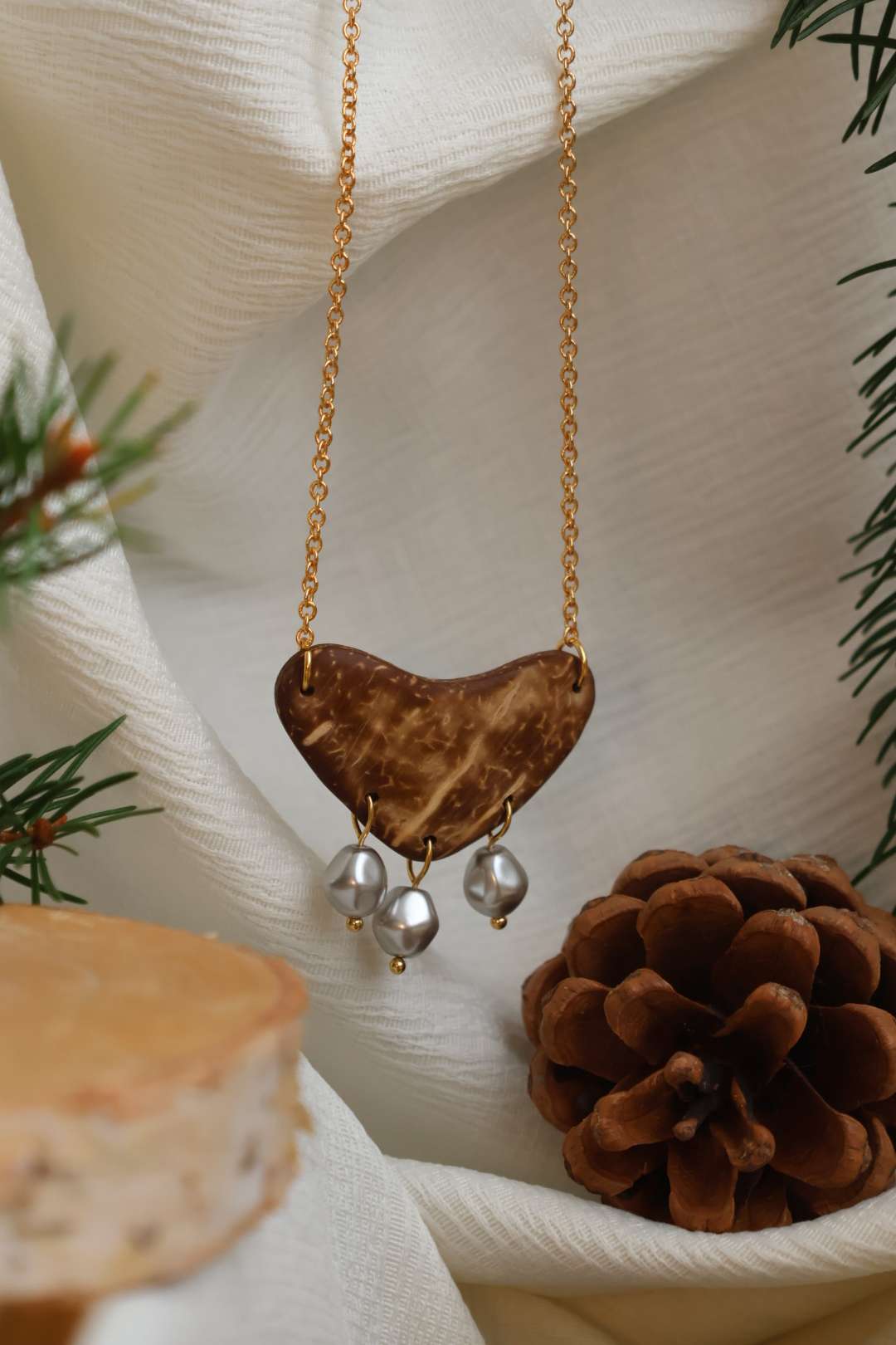 Collier doré en bois noix de coco - BAROQUE