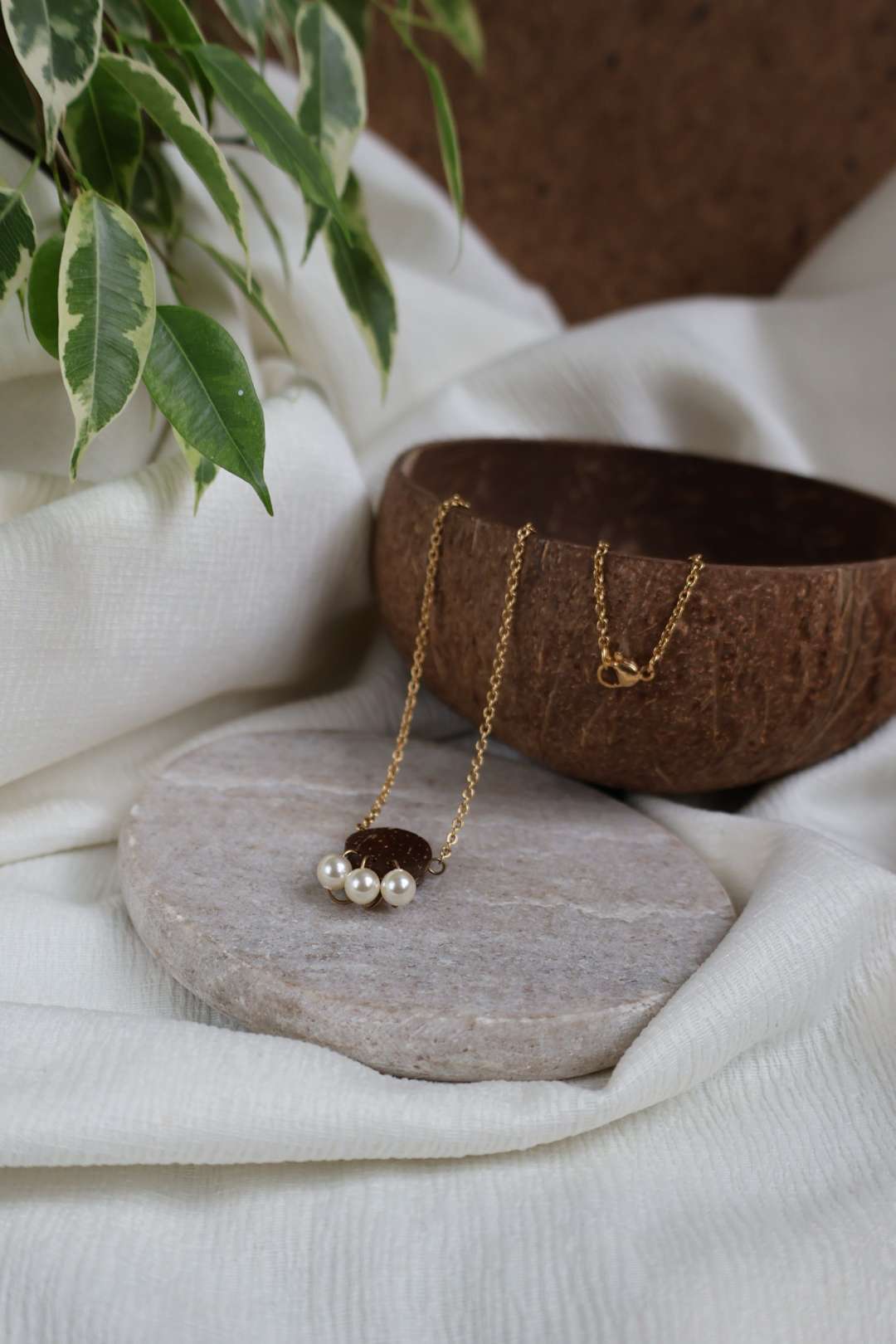 Collier ARTISANE pendentif noix de coco