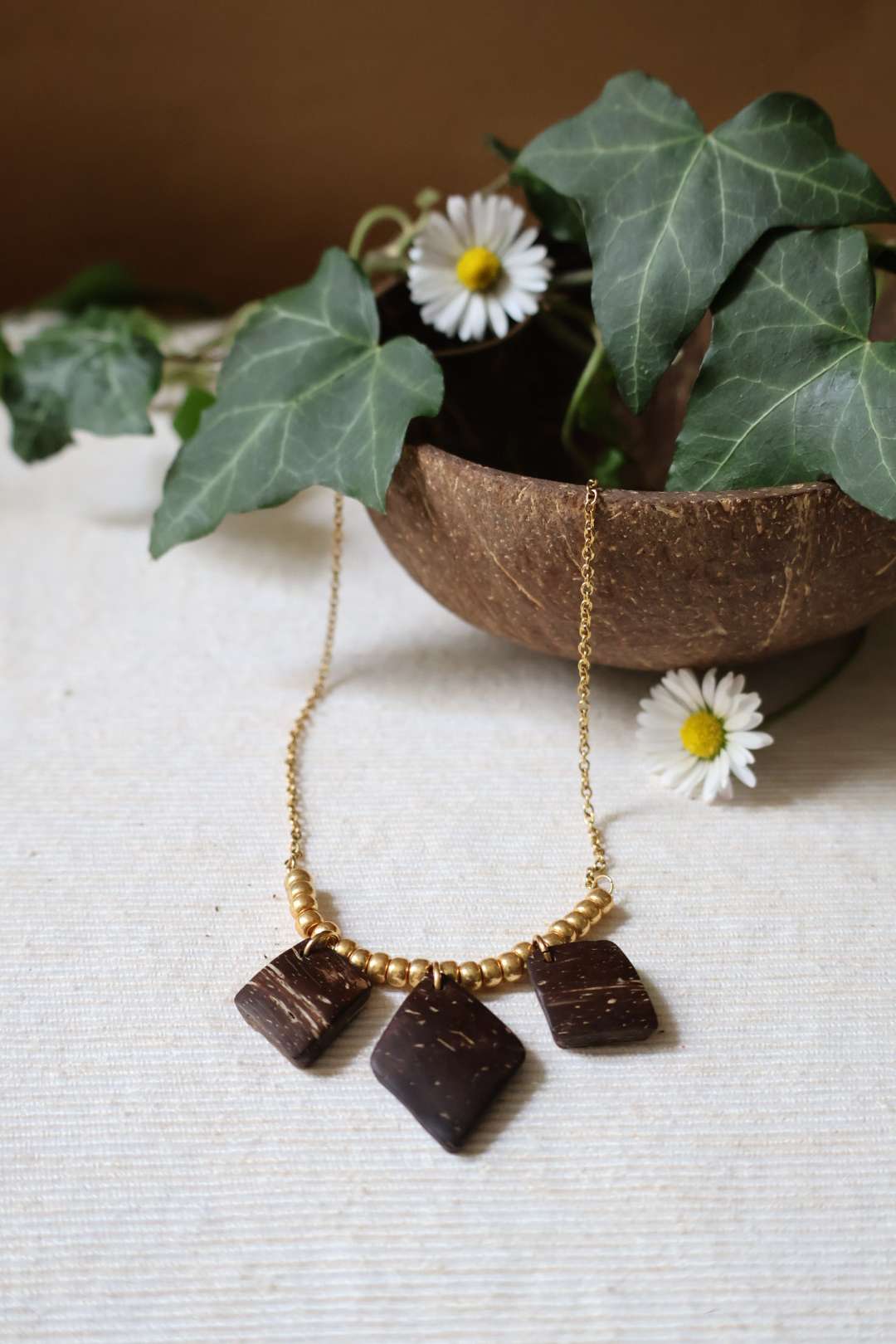 Collier chaîne et pendentifs en noix de coco - RITUEL