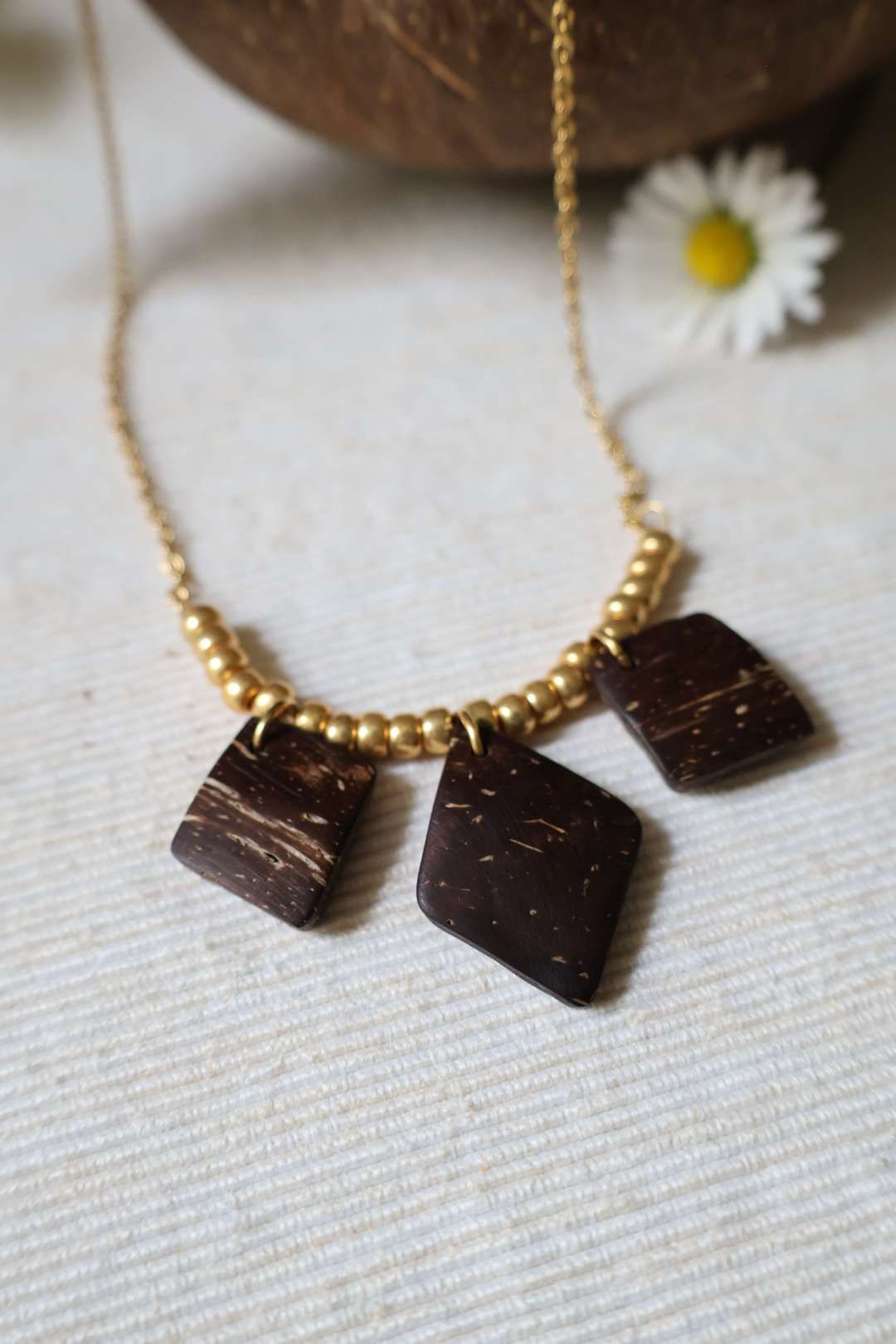 Collier chaîne et pendentifs en noix de coco - RITUEL