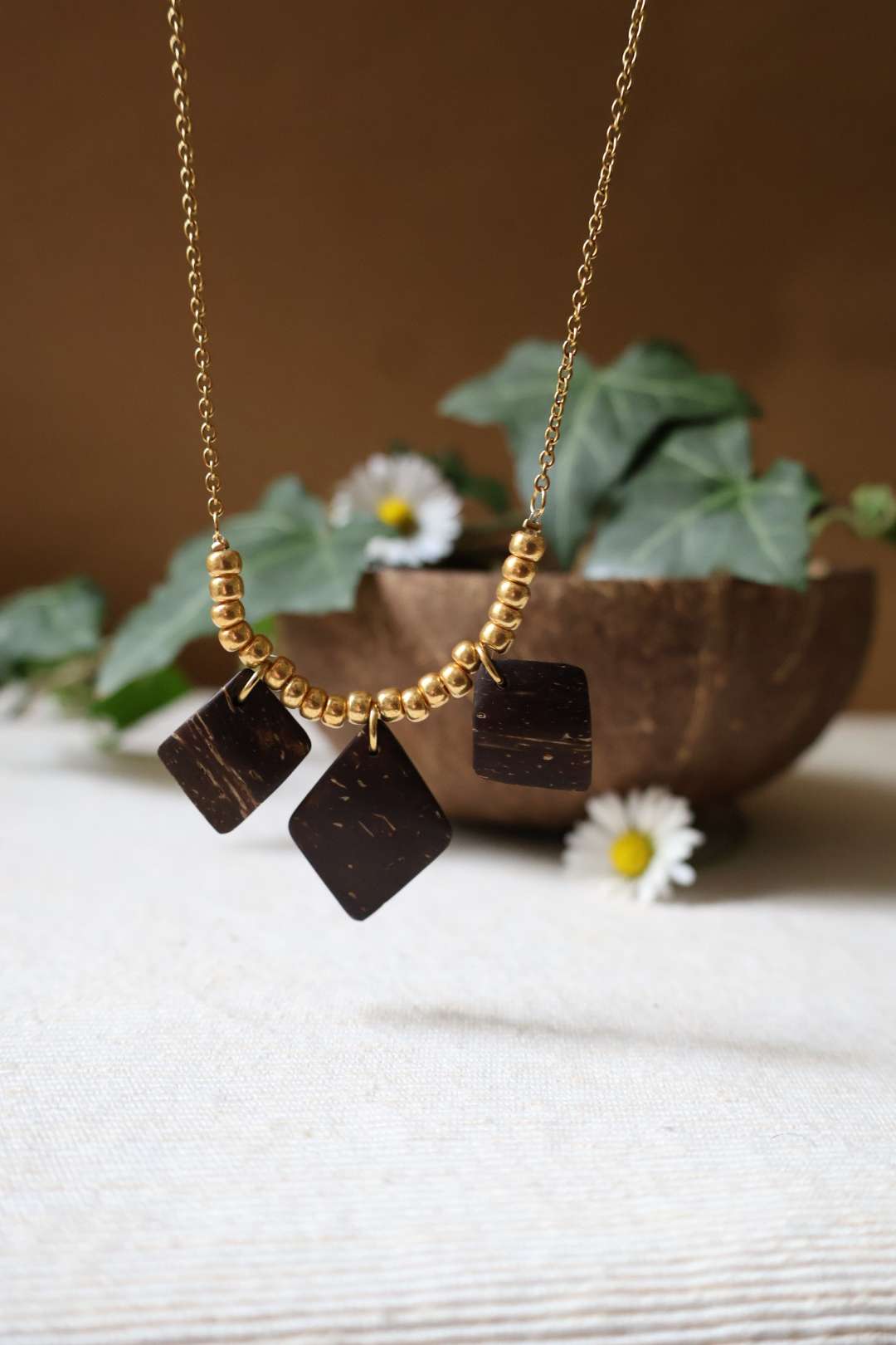 Collier chaîne et pendentifs en noix de coco - RITUEL