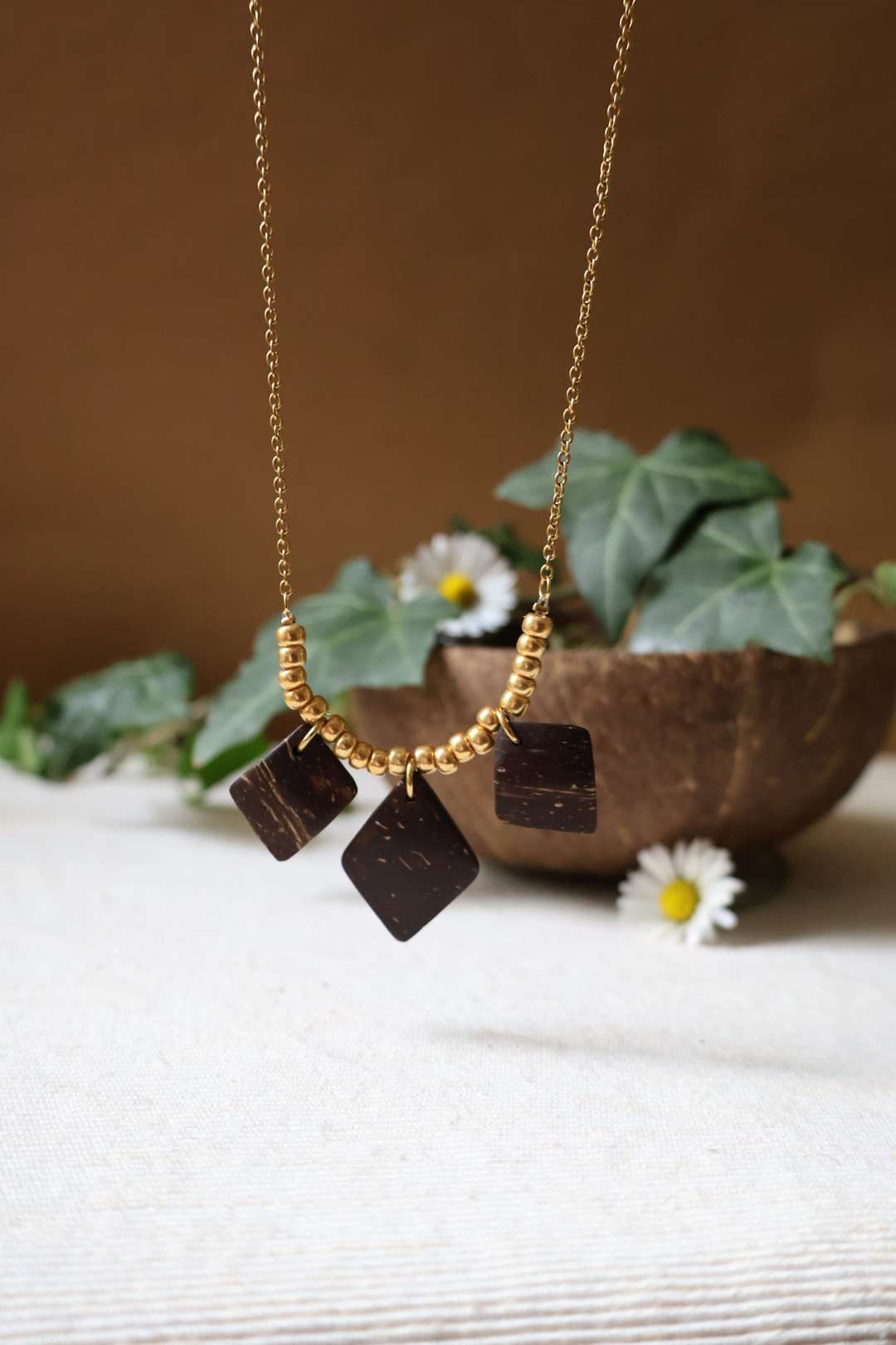 Collier chaîne et pendentifs en noix de coco - RITUEL