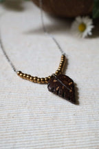 Collier chaîne et pendentif en noix de coco - EMPREINTE